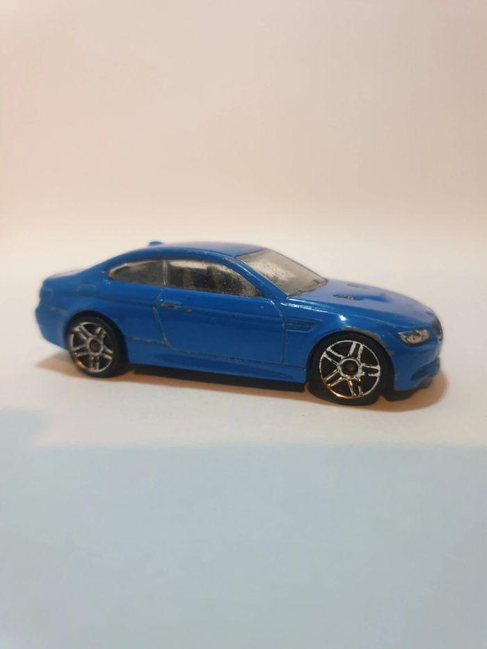 Hot Wheels 2013 BMW M3 E90 Bleu City Street Power - 1/64 - photo numéro 4