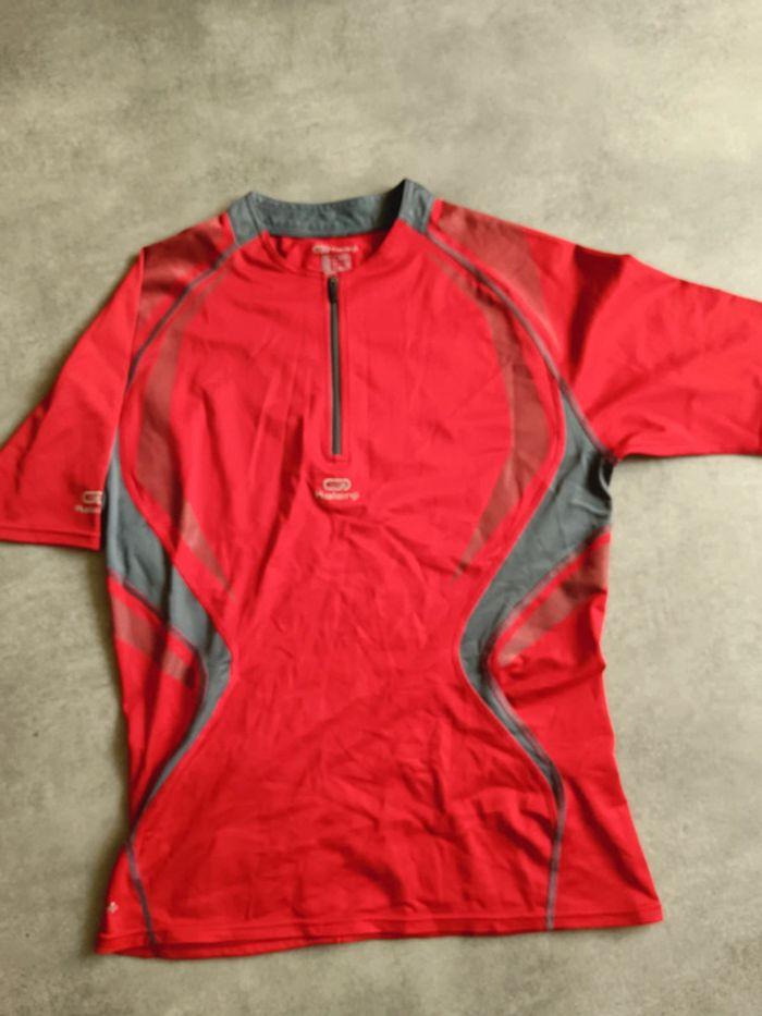 T. Shirt sport rouge kalenji decathlon tailleL - photo numéro 1