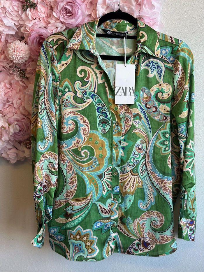 Chemise Zara effet satinée fluide verte à motifs cachemire taille XS oversize neuve - photo numéro 1