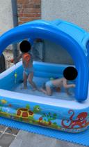 Piscine enfant protège soleil