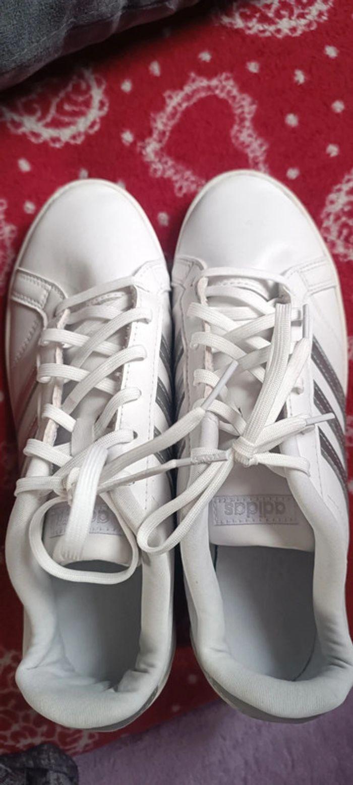 Baskets blanches Adidas coneo - photo numéro 1