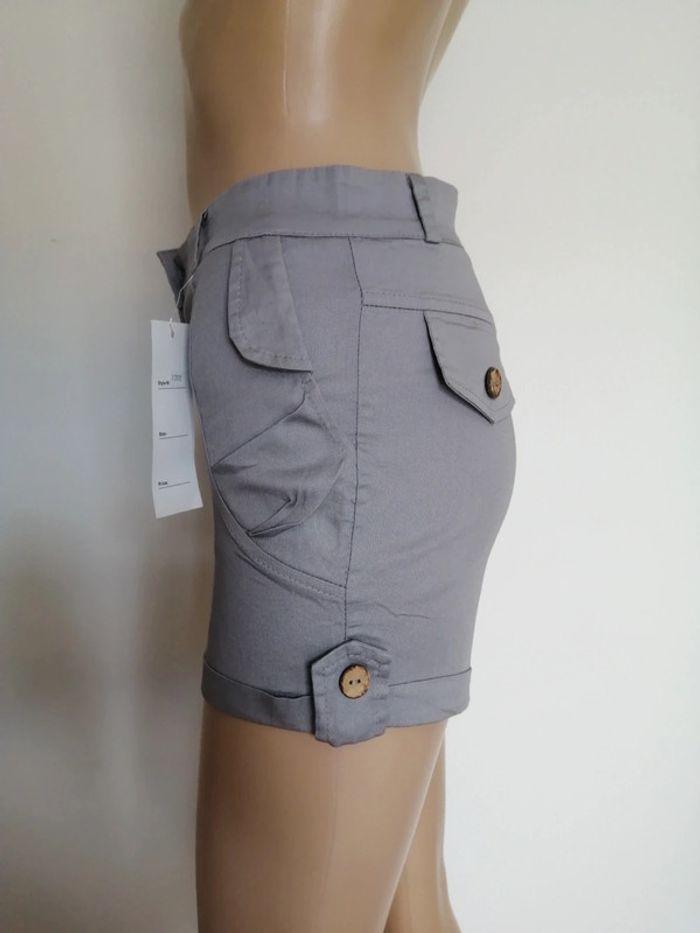 Short neuf taille S mais taille petit pour une taille 34 voir mensurations - photo numéro 3