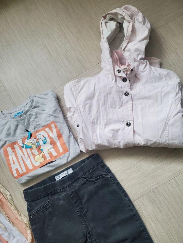 Lot fille taille 12 ans Jean t-shirt disney et blouson - photo numéro 2