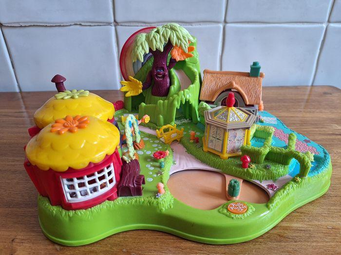 Polly pocket et l'arbre magique Fairyland (1997) avec les 2 poupées aimantées - photo numéro 1