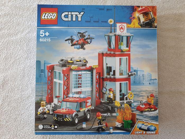 Lego City - La Caserne de Pompiers - 60215 - ok - photo numéro 1