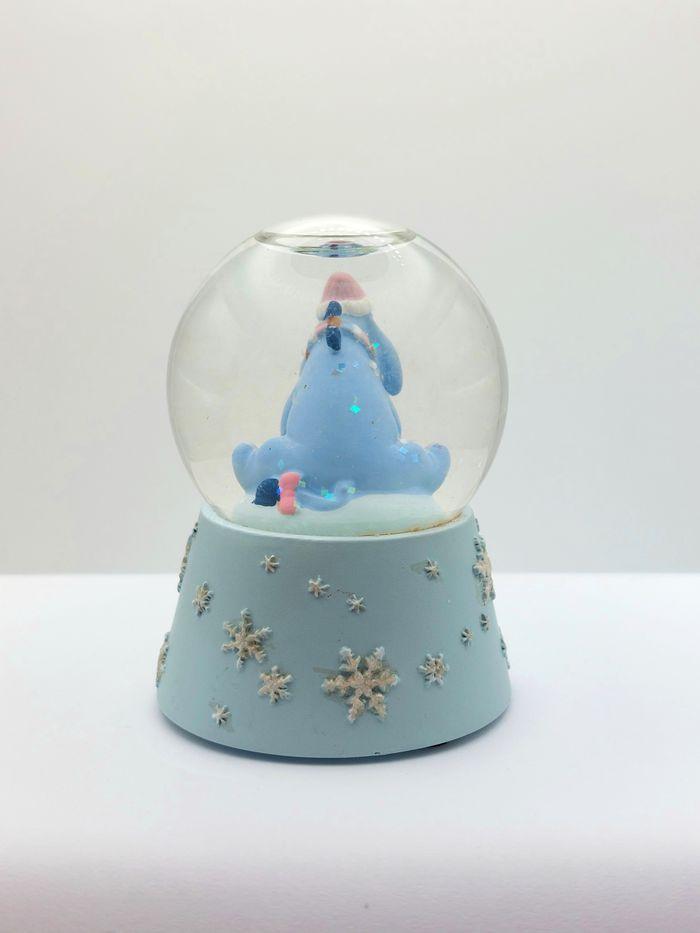 Petite boule à neige Bourriquet Disney snowglobe Eyeore - photo numéro 2