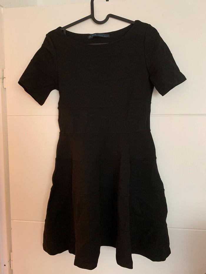 Robe noire Zara taille M - photo numéro 1