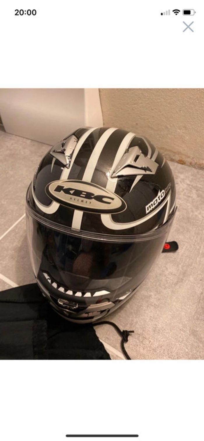 Casque moto - photo numéro 1