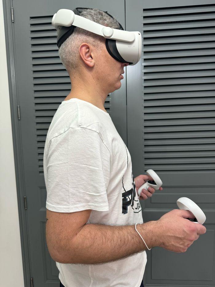 Casque VR - Metaquest 2 - État NEUF !! - photo numéro 3