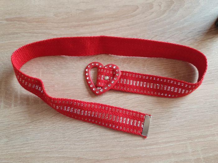 Ceinture cœur rouge 76 cm