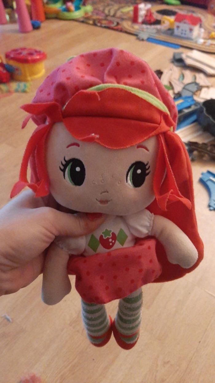 Poupee Charlotte aux fraise tbe