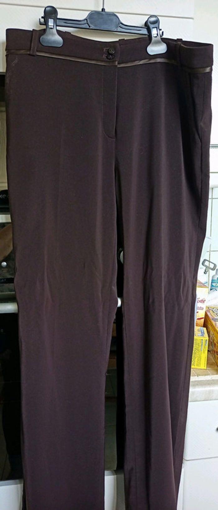 Pantalon marque "L De La Vega" taille 4 - photo numéro 1