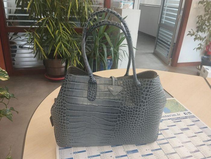 Sac Longchamp bleu effet croco - photo numéro 2