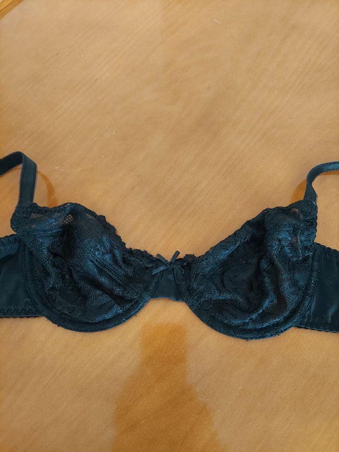 Soutien-gorge noir taille XS - photo numéro 1