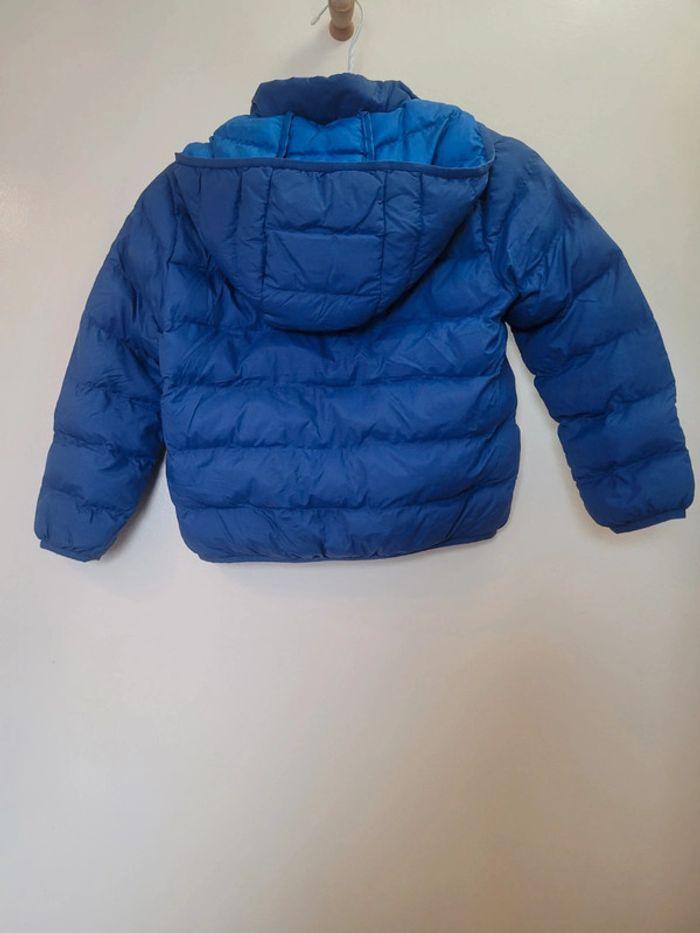 Doudoune enfant 5-6 ans Uniqlo bleue - photo numéro 2