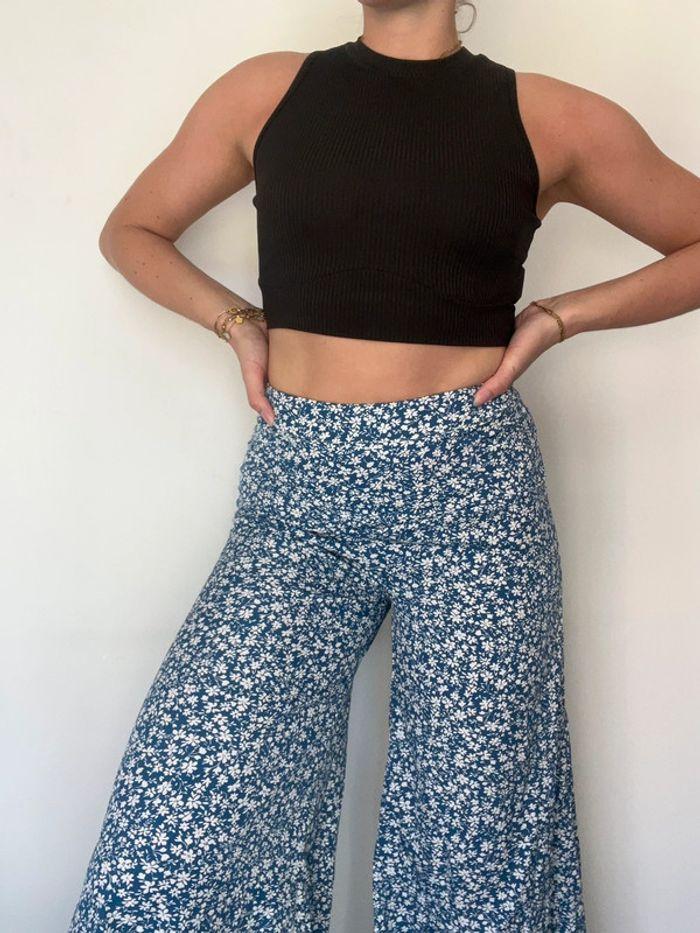 Pantalon fleuri à jambes larges - photo numéro 1