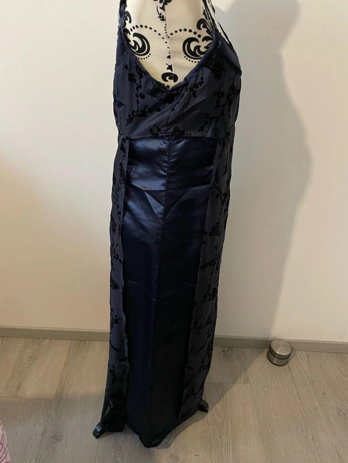 Robe de soirée à bretelles bleu marine en satin doublé motif noir suédine taille 40 - photo numéro 4