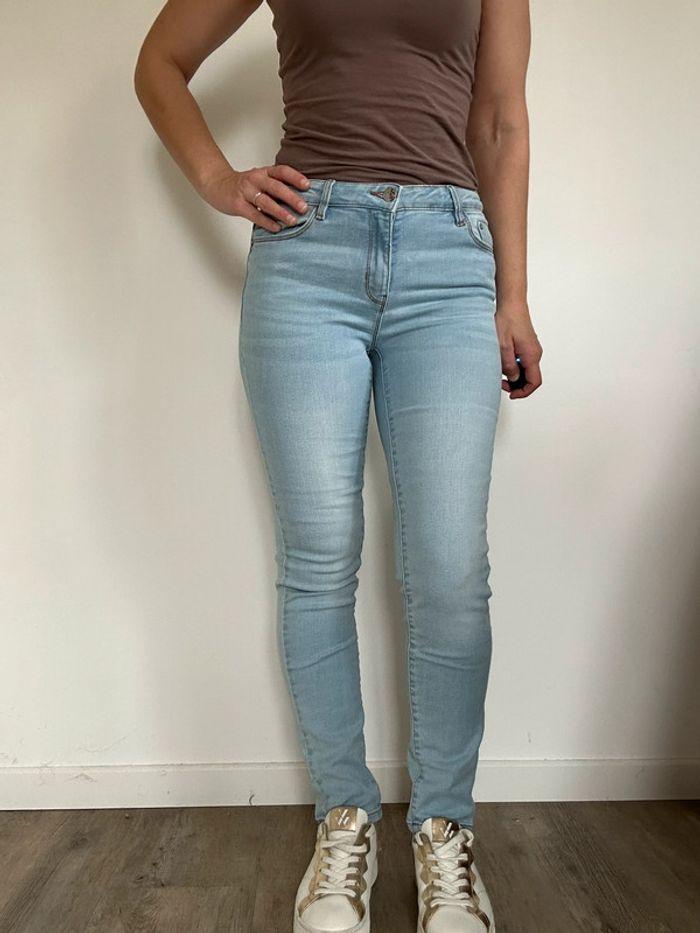 Jean slim bleu clair Cache Cache – Taille 38, casual et chic, très bon état 💖 - photo numéro 2