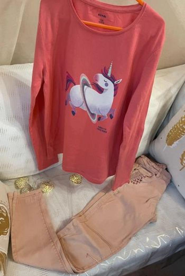 Ensemble t-shirt rose licorne et pantalon beige tbe 12 ans - photo numéro 3