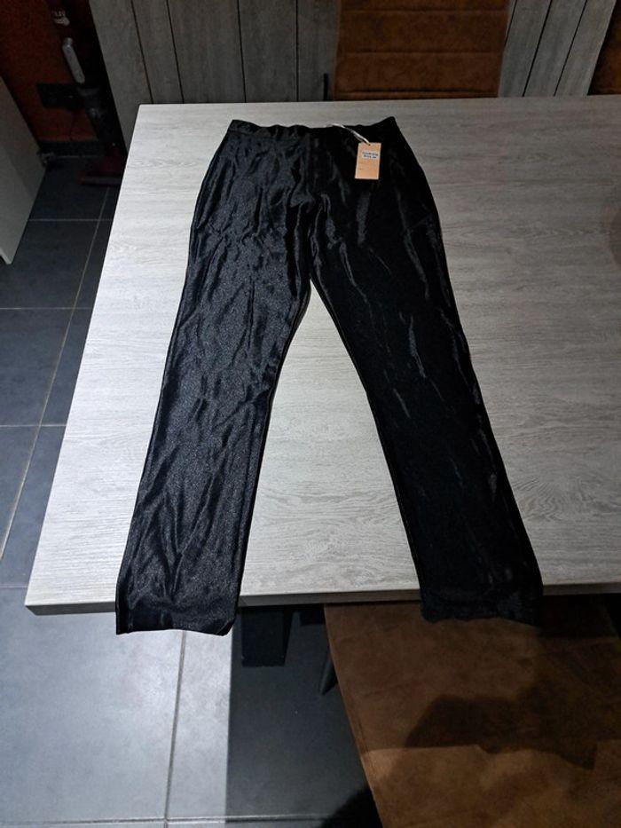 Pantalon femme noir petit m , nouveaunavec étiquettes - photo numéro 3