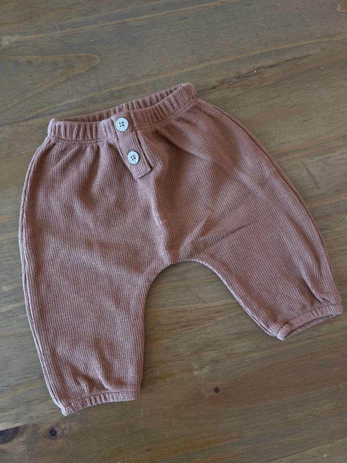 Pantalon bébé marron 1-3 mois 62cm Zara - photo numéro 1