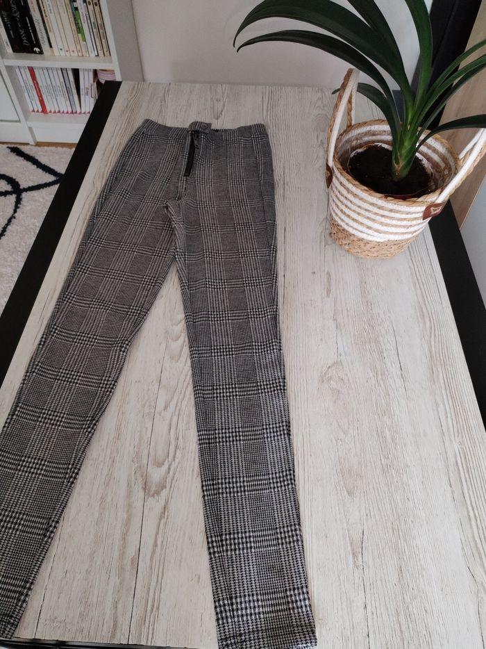 Pantalon skinny stradivarius, taille 34 - photo numéro 2