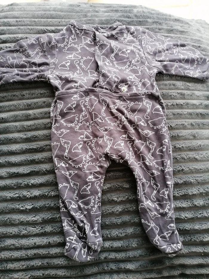 Pyjama 1 pièce gris et dinosaures blanc bébé garçon 54 cm - photo numéro 2