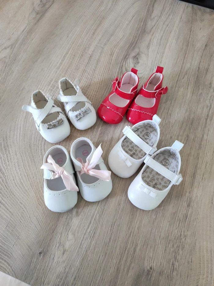 Lot chaussures chaussons bébé - photo numéro 1