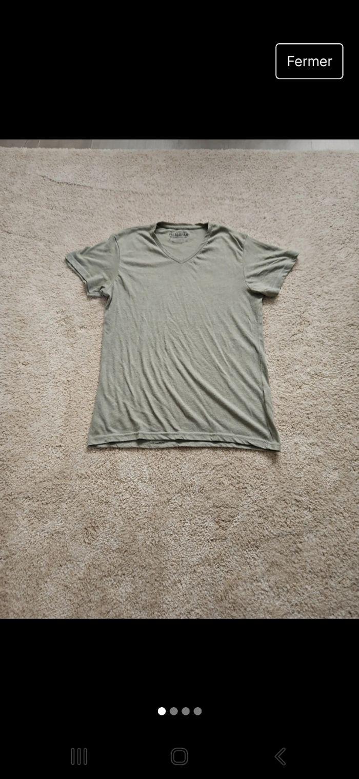 Tee-shirt - photo numéro 1