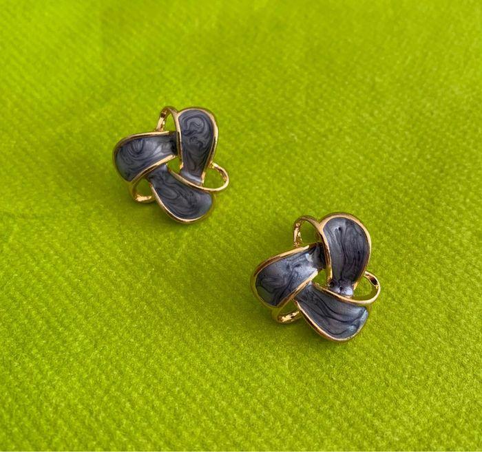 Boucles d’oreilles torsadées violettes en alliage doré - photo numéro 5