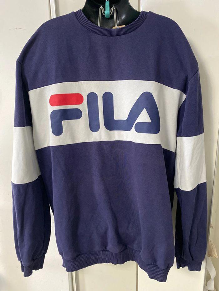 Pull FILA . Taille L - photo numéro 1