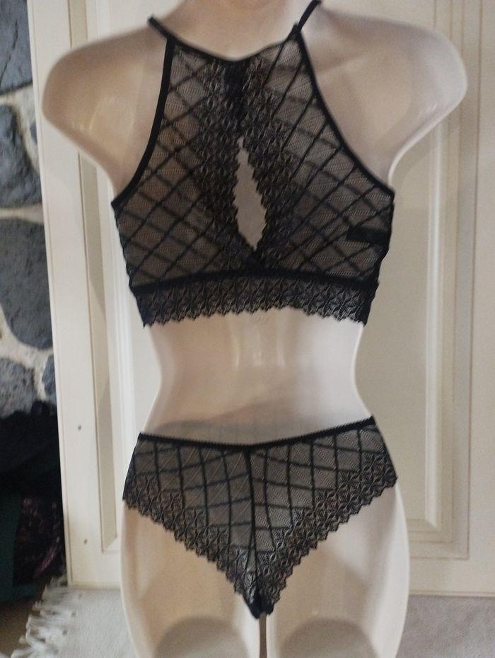 Ensemble de lingerie neuf sans armatures taille S pour le haut et M pour le bas - photo numéro 4