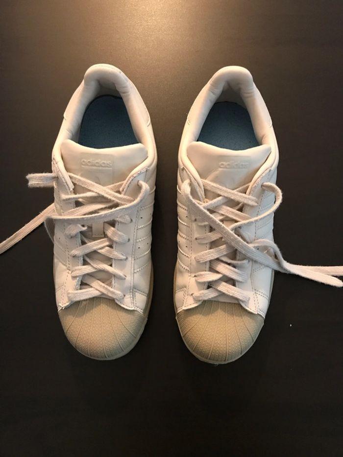 Baskets adidas superstar taille 40 2/3 - photo numéro 1