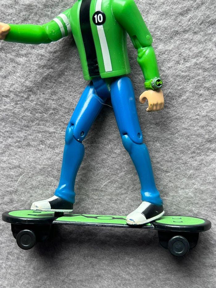 Bandai Ben 10 2008 Rare figurine Ben Tennyson skateboard veste verte - photo numéro 9