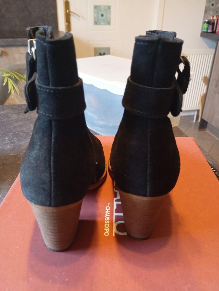 Neuf dans sa boîte bottines talon cuir nubuck noir 37 marque Tipo Alto - photo numéro 3