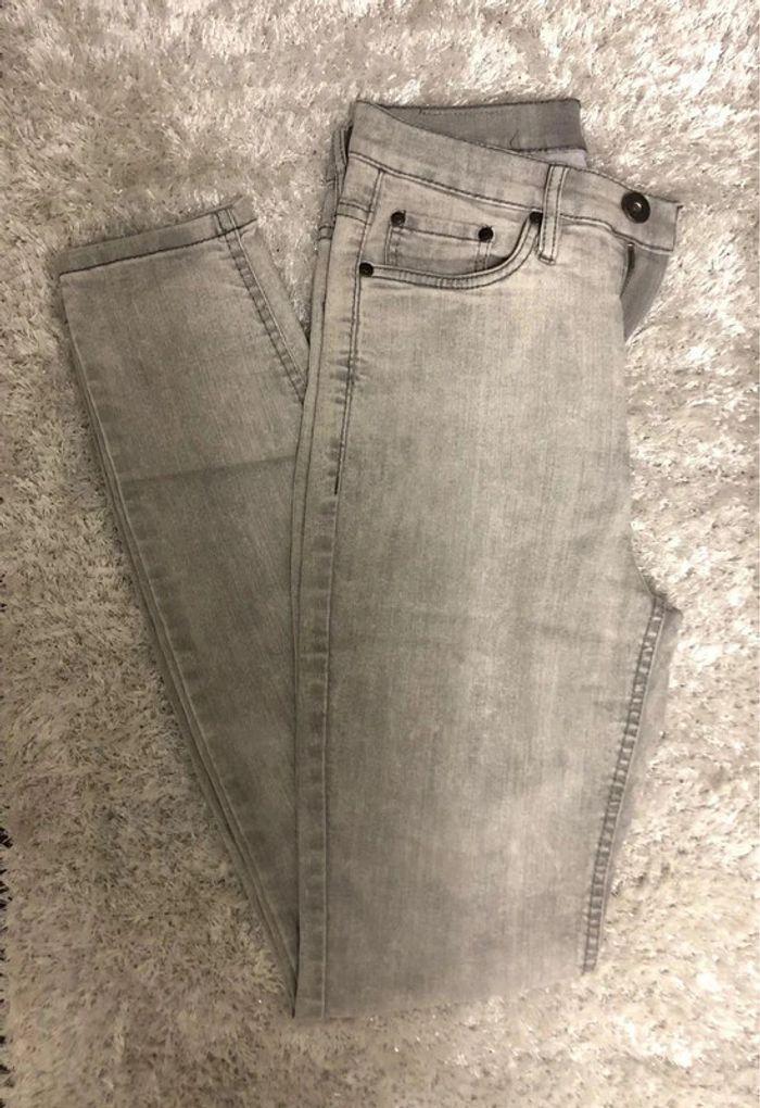 Jeans Taille Haute gris clair Taille 38 - photo numéro 1