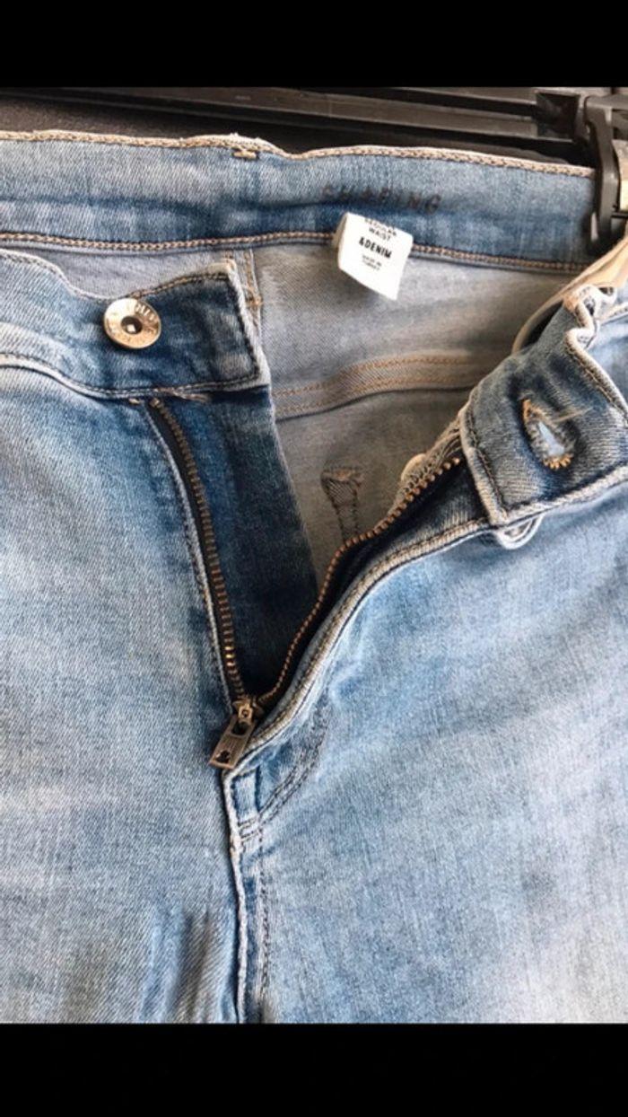 Jean effet déchiré, H&M , taille 38 - photo numéro 5