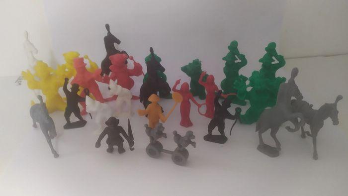 24 figurines vintage la roche aux fées '' le cirque '' - photo numéro 1