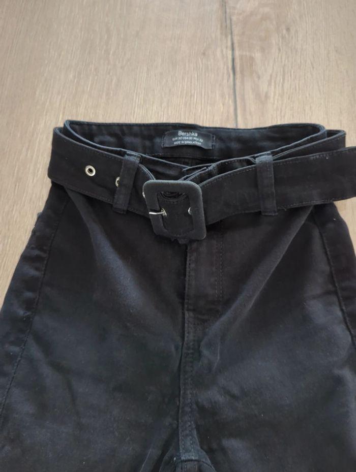 Jean Bershka noir taille 32 - photo numéro 2