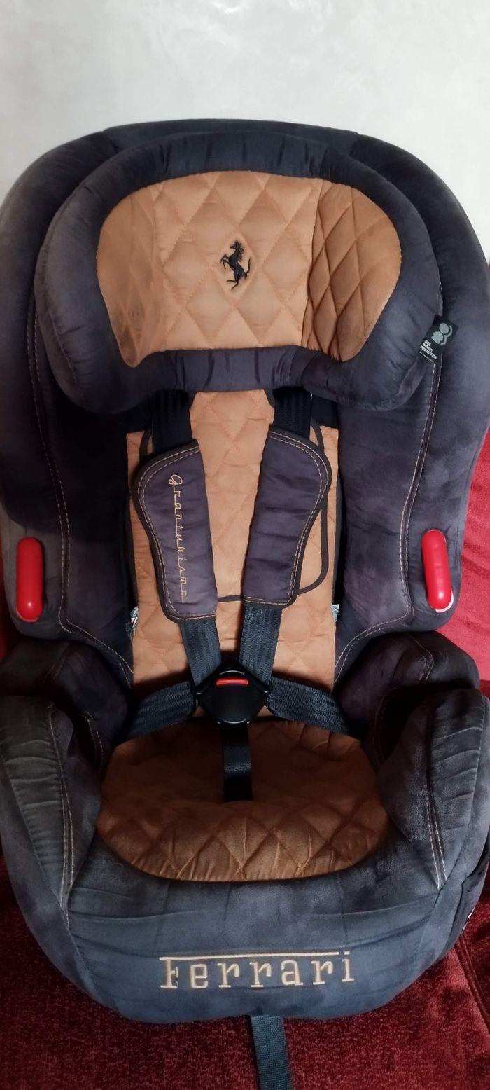 Siège auto groupe123 rehausseur avec harnais pour enfants 9kg à 36 kg. Ferrari Granturismo. Très bon état - photo numéro 4