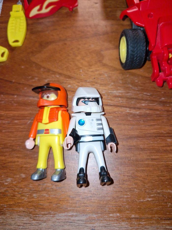 Lot de 2 voitures véhicules avec personnages playmobil - photo numéro 3