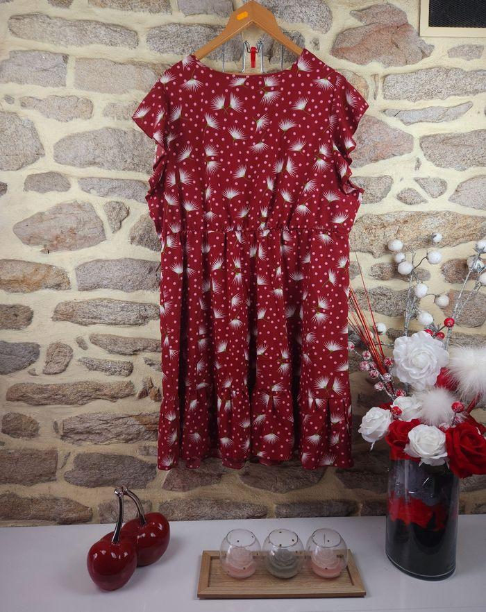 Robe à volants rouge bordeaux imprimée Femme taille 52 marque Boohoo 🍓 - photo numéro 3