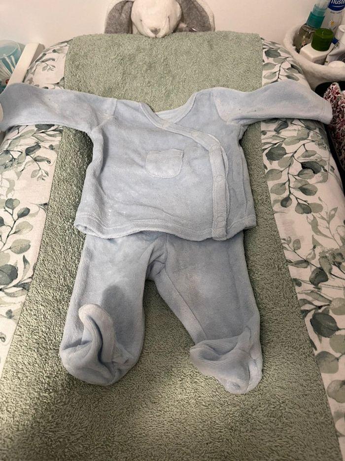 Vend pyjama bébé 2 pièces - photo numéro 1