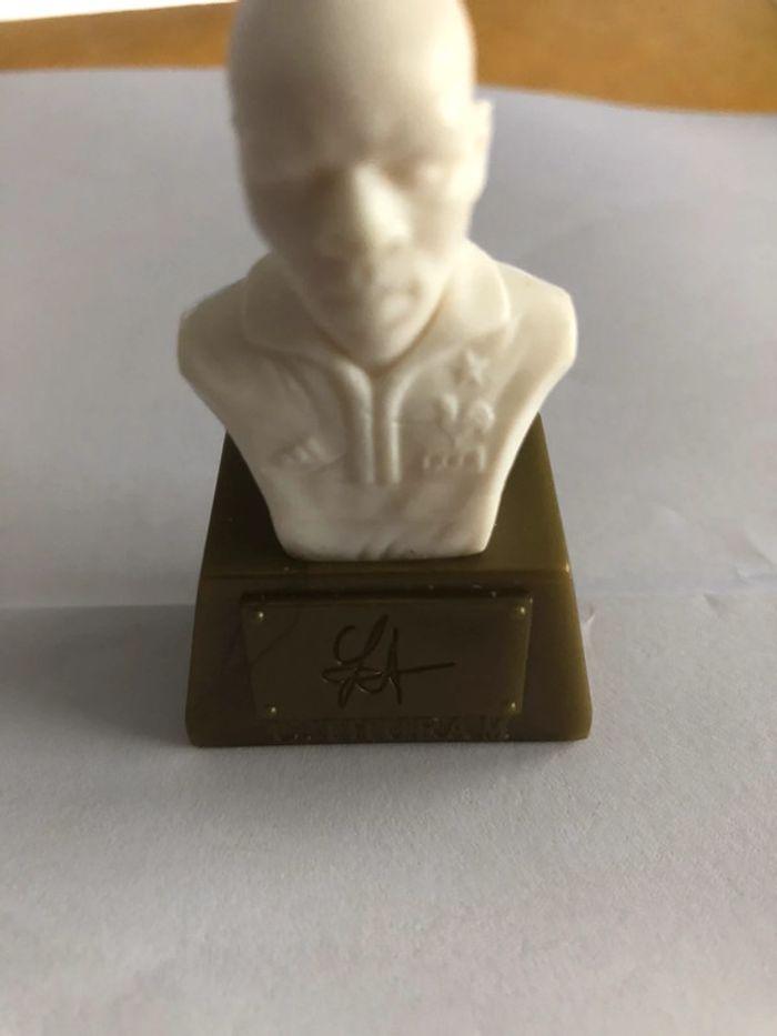 Figurine "Thuram "   le Footballeur  - - photo numéro 1