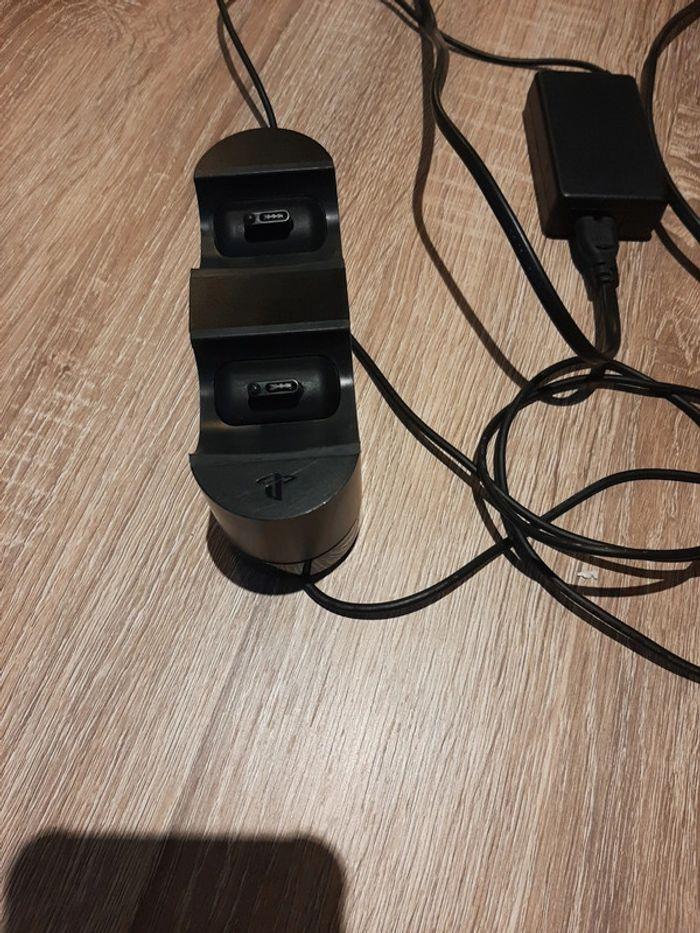 Chargeur manettes PS4 - photo numéro 2