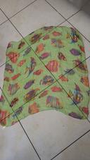 Foulard en soie motifs poissons tropicaux