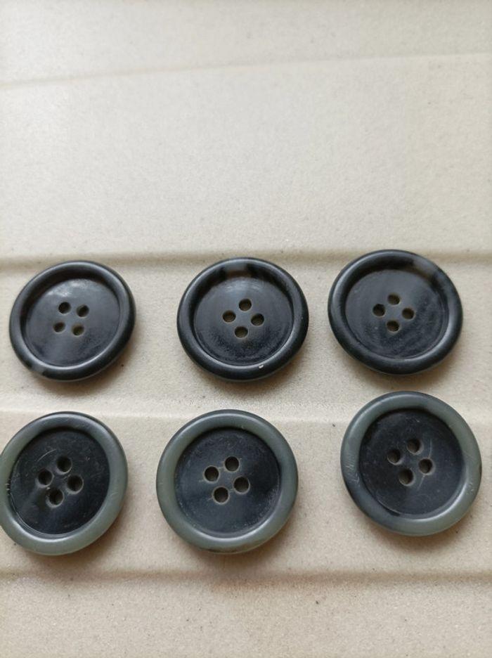 Lot de 6 boutons gris - Mercerie - photo numéro 2