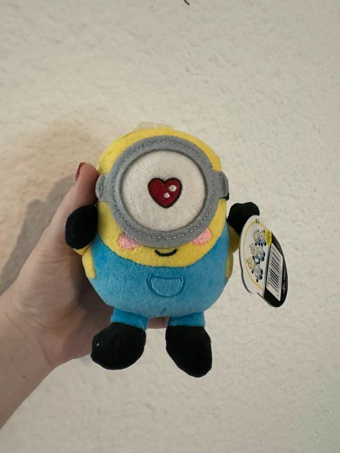 Peluche minions neuve - photo numéro 2