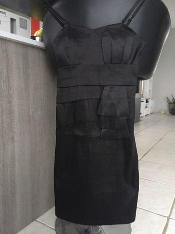 Robe chic noire taille s