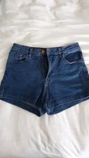 Short jeans